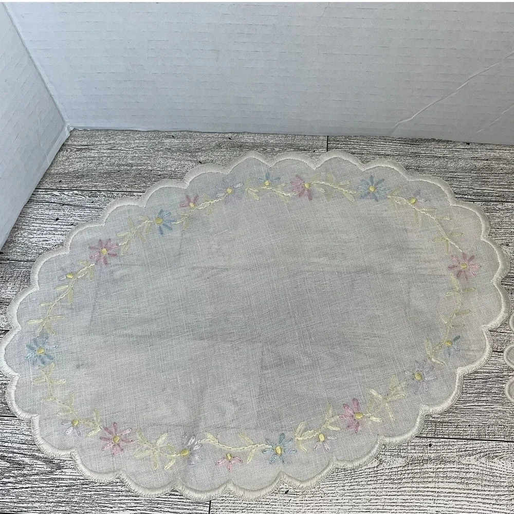 Handcrafted Doily Set Home White Floral Embroidered Scalloped Linen Vintage